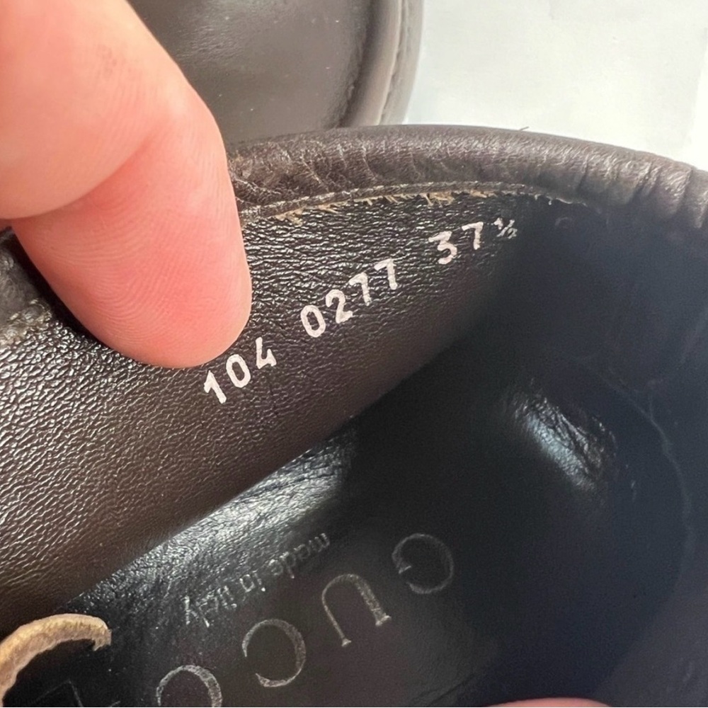 Gucci Italian Leather Loafers with Artisan Whipstitch Detail - Size 37.5 / 7.5 - Picture 9 of 11